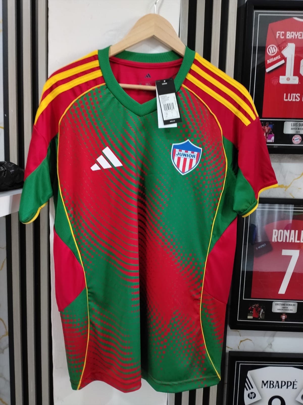 CAMISETA DE JUNIOR VISITANTE VERDE/ROJA