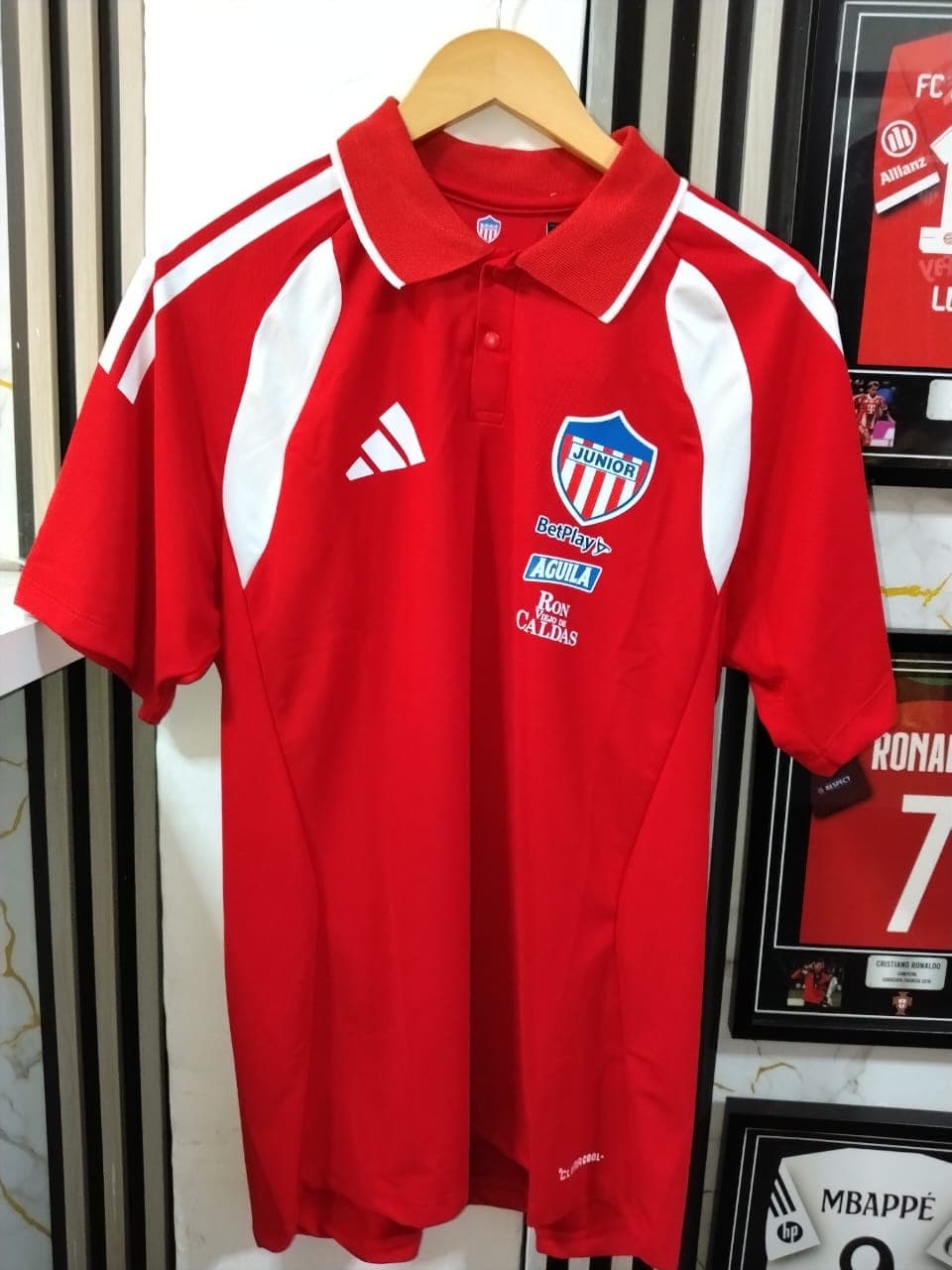 CAMISETA DE JUNIOR PRESENTACION TIPO POLO